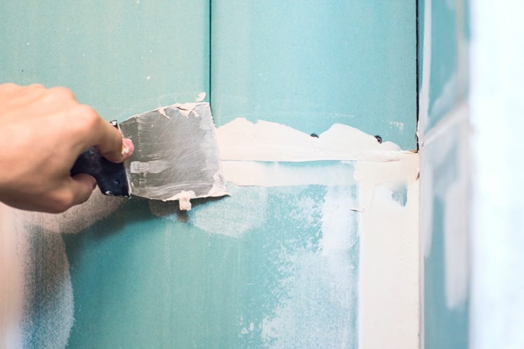 Make sure your walls have fresh paint when home staging.