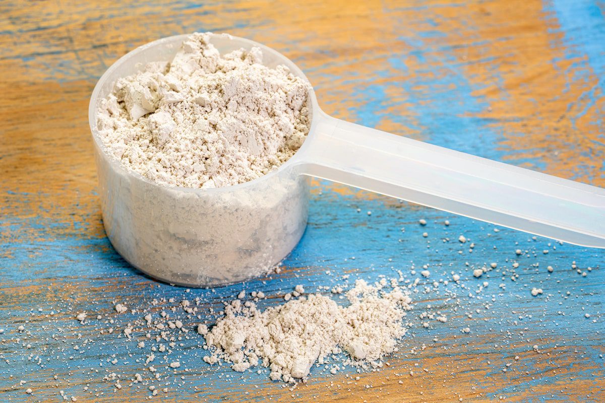 A scoop of Diatomaceous Earth is a great home remedy for ants. 