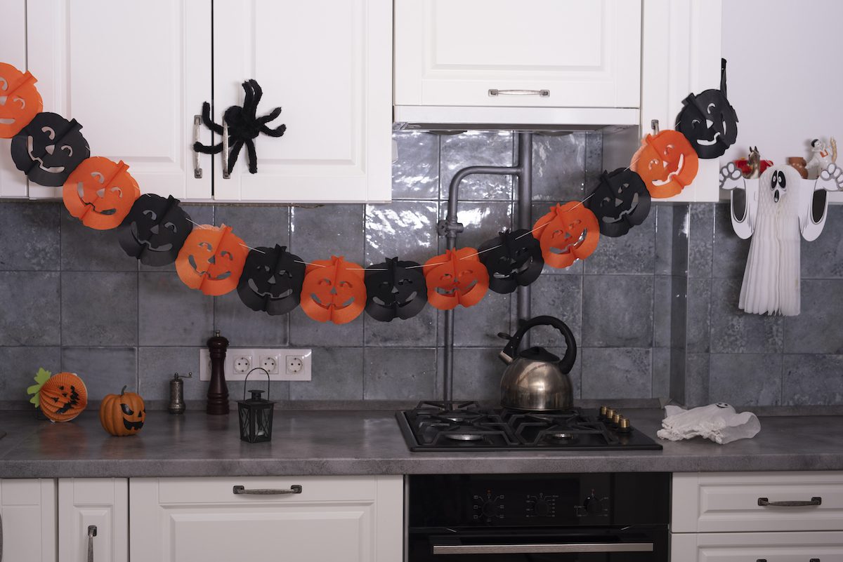kitchen halloween decorations