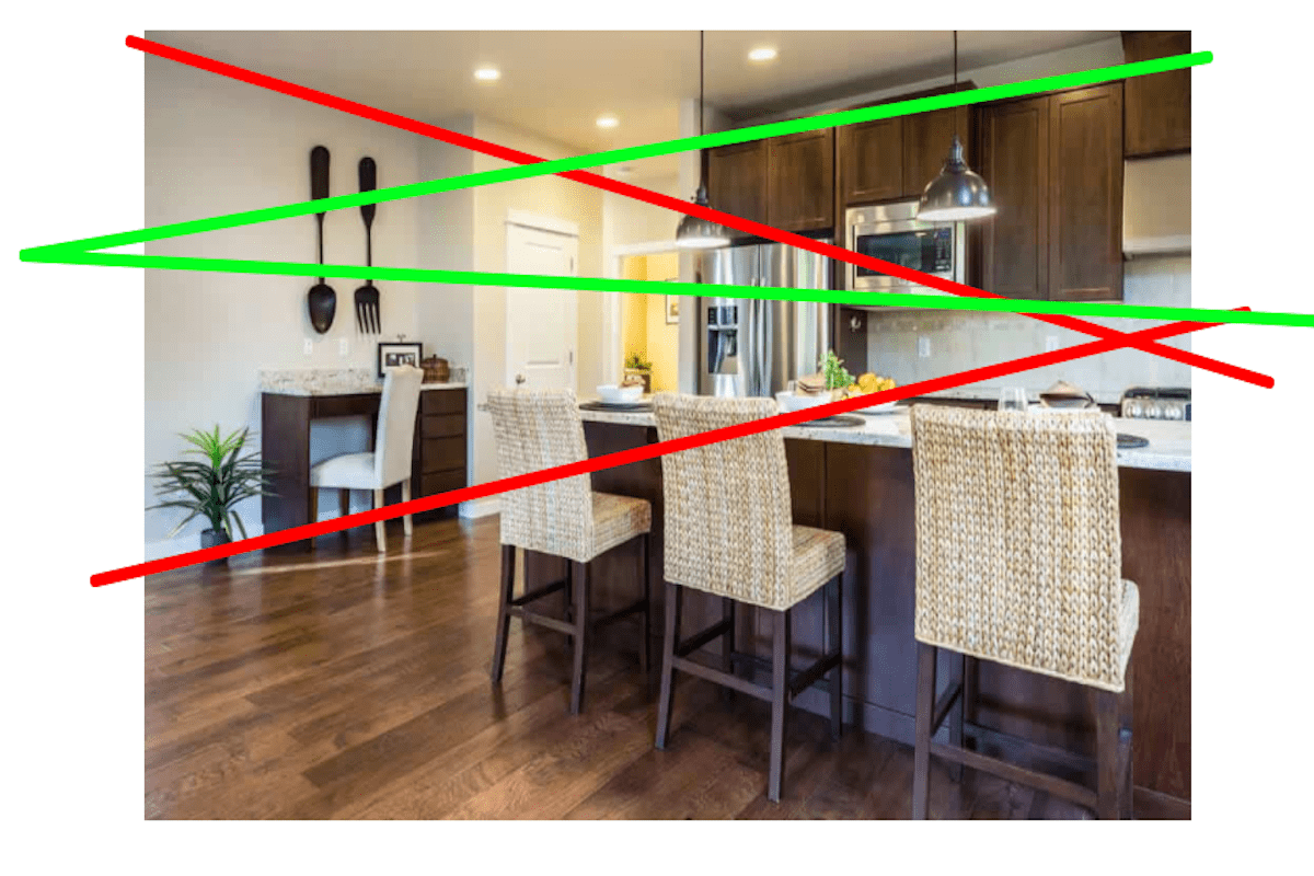 Vertical lines mock up for real estate photography tips. 